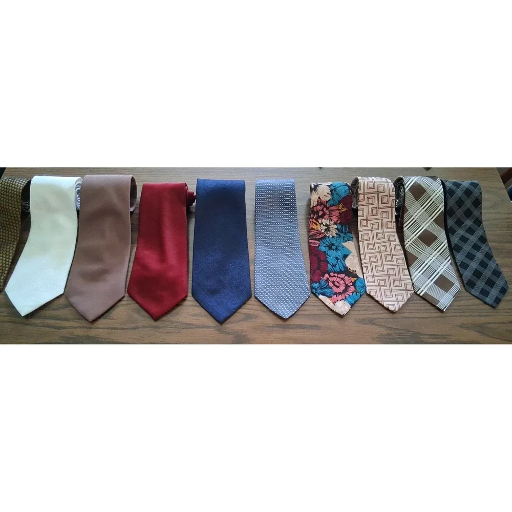 Lot of 24 Vintage 1950s 60s 70s 80s Neckties Rockabilly Cravats Assorted Ties